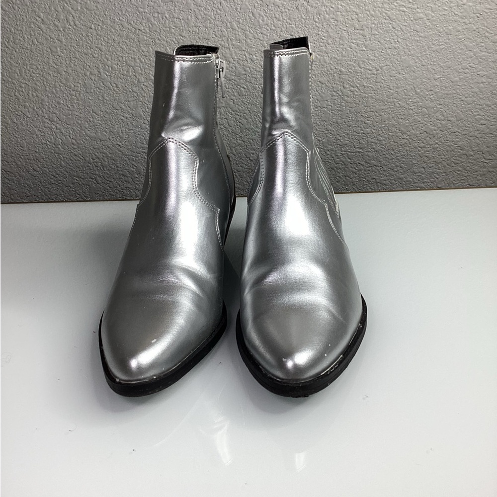 NOBO Silver Low Ankle Cowgirl Booties – Size 8